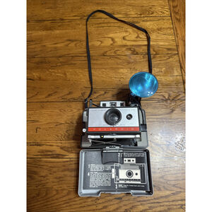 POLAROID 220 CAMERA WITH FLASH